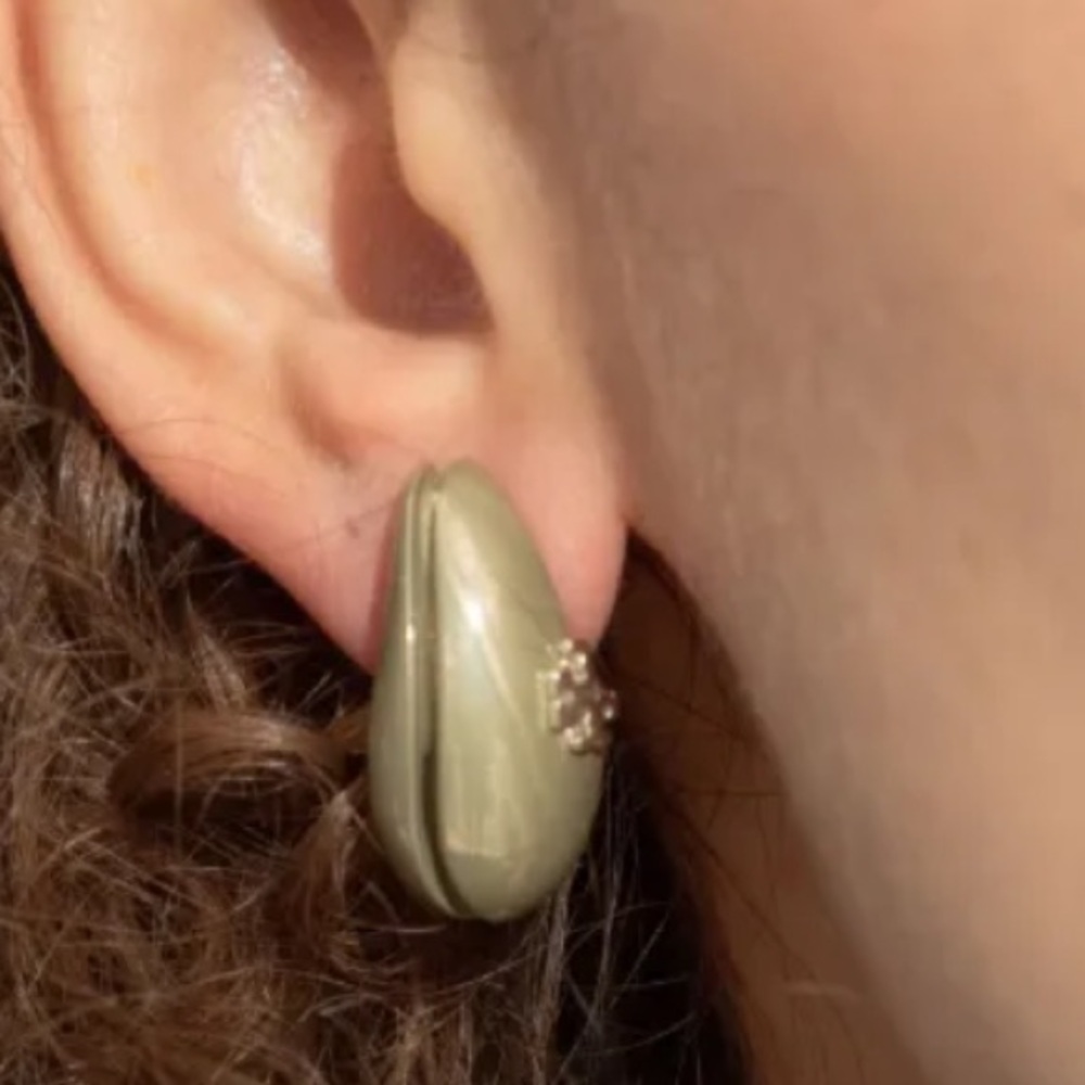 TORY BURCH Small Wave Drop Earrings NWOT